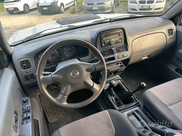 NISSAN Navara 2.5 D 4p. Double Cab Efficient
