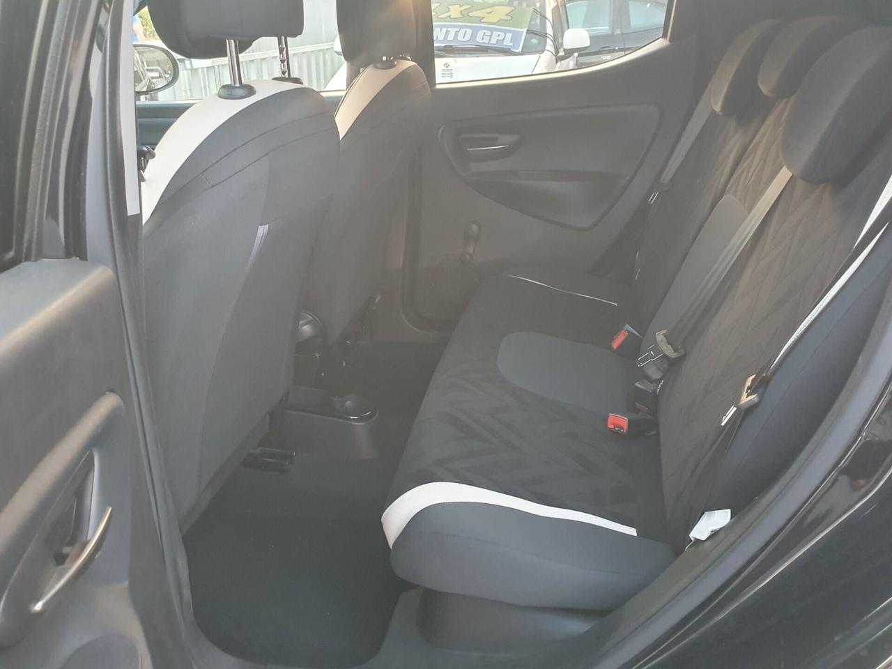 Lancia Ypsilon 1.2 69 CV Gold Neopatentati 2016