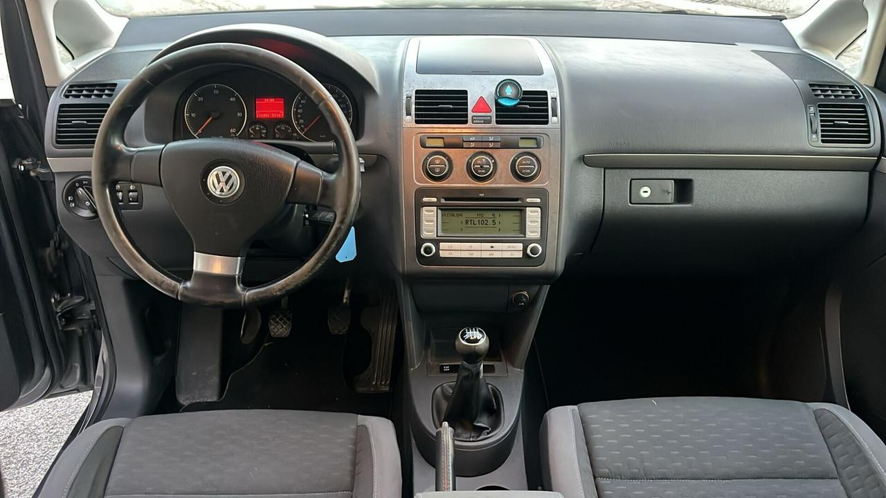 Volkswagen Touran 2.0 16V TDI Highline