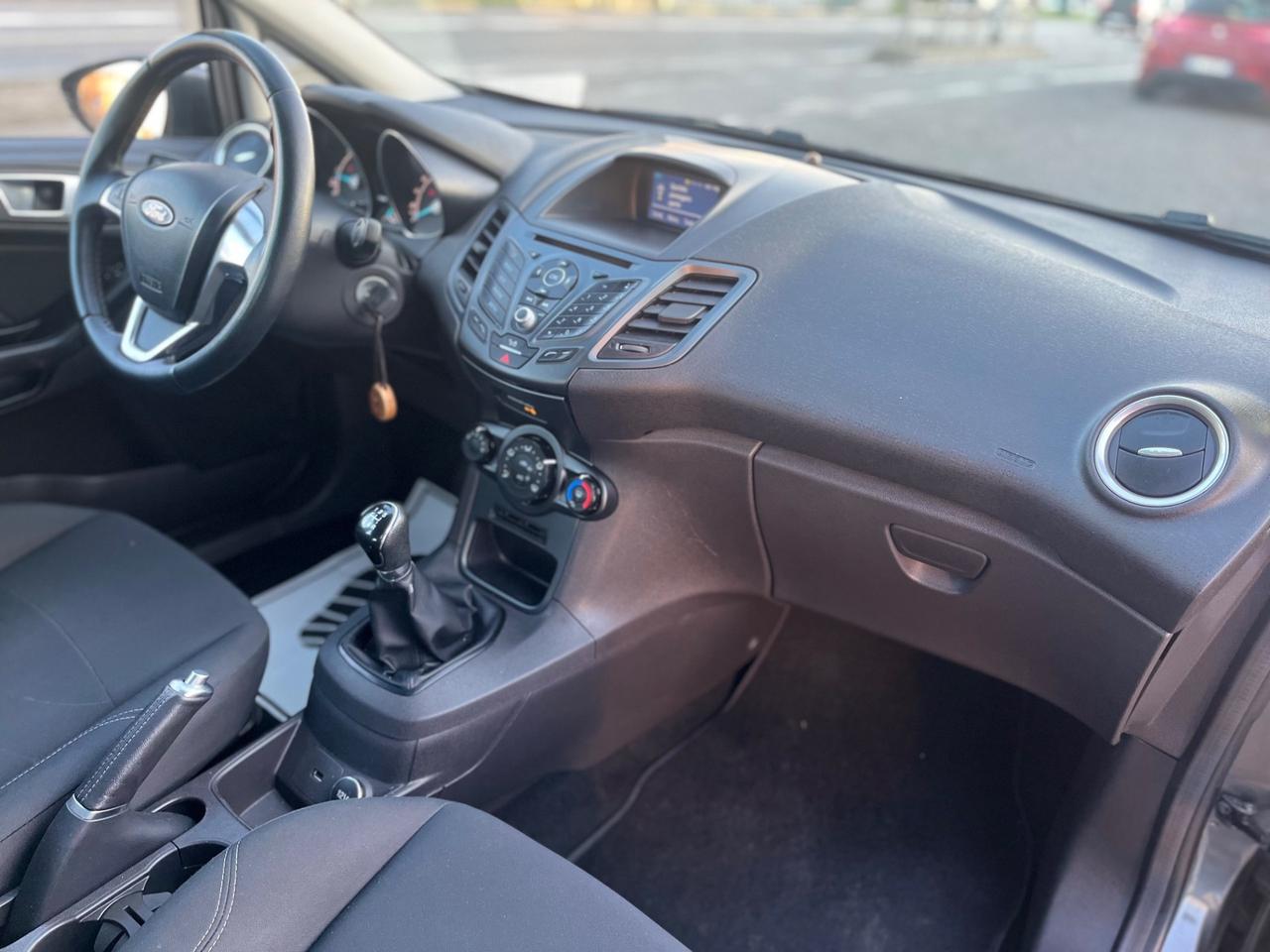 Ford Fiesta 1.5 TDCi 75CV 5 porte Titanium