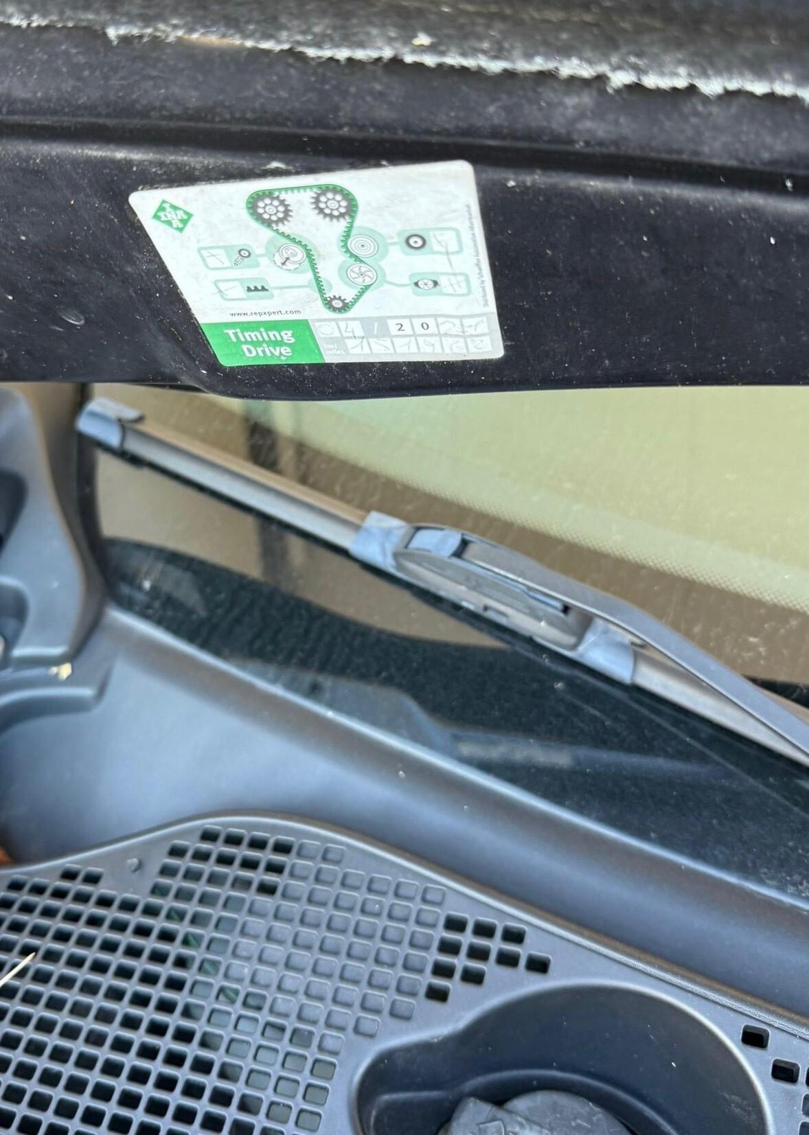 Dacia Dokker con posti 1.6 GPL neopatentati UNIPROPR