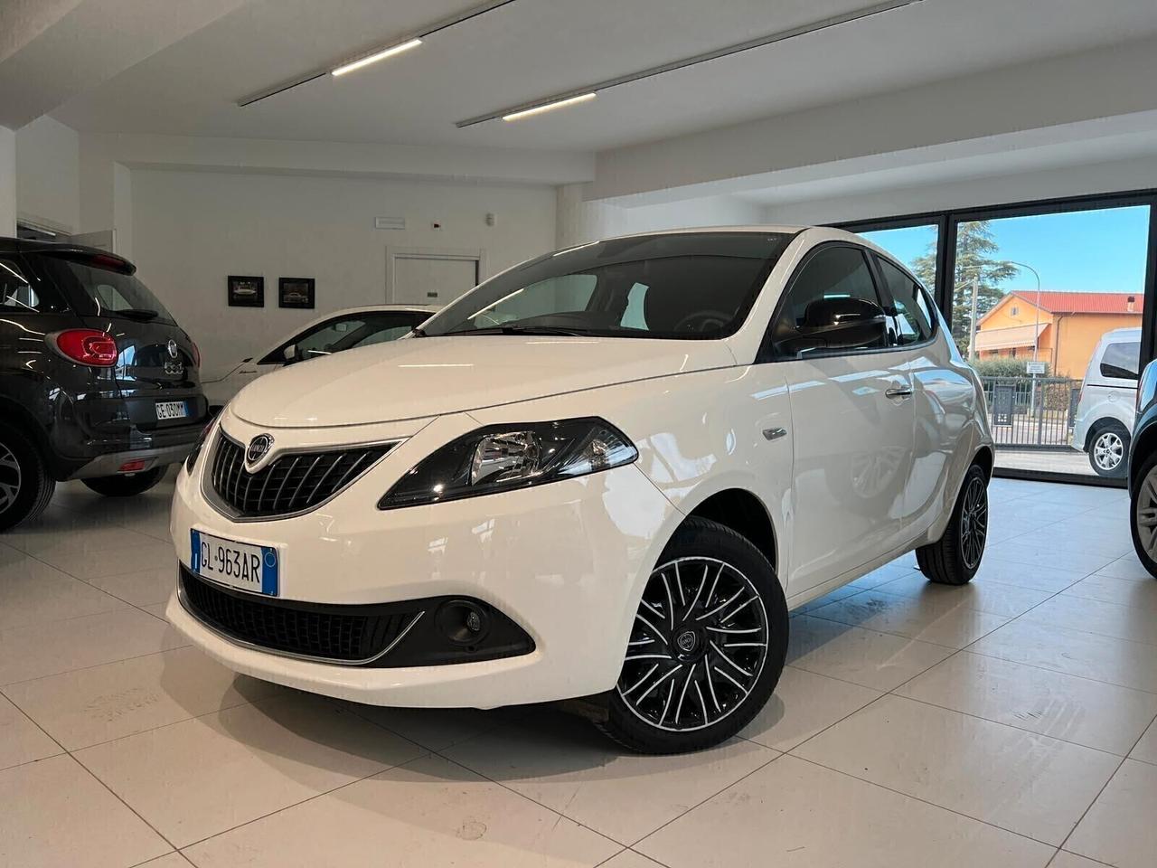 Lancia Ypsilon 1.0 FireFly 5 porte S&S Hybryd Gold