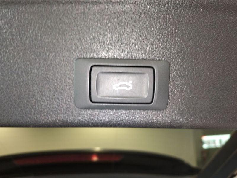 Audi A4 Avant 40 TDI quattro S tronic S line edition