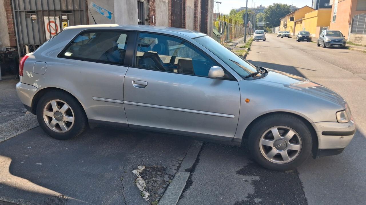 Audi A3 1.8 20V cat 3p. Ambiente
