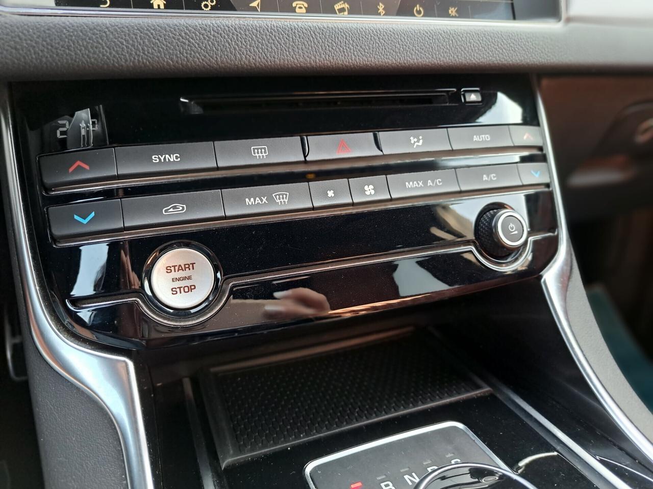 Jaguar XF 2.0 D 180 CV aut. R-Sport/FULL /FULL OPTIONAL