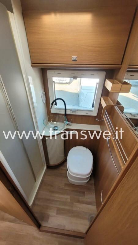 Altro Blucamp Lucky 522 camper semintegrale letto matrimoniale posteriore