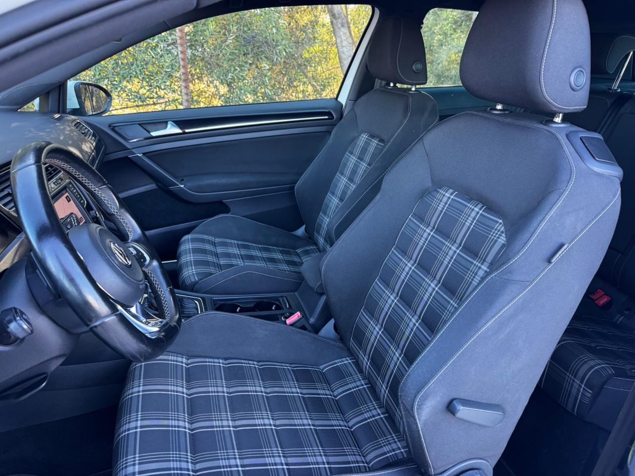 Volkswagen Golf 2.0 TDI DSG 5p. Executive BlueMotion Technology