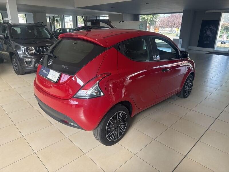 Lancia Ypsilon Ypsilon 1.0 FireFly 5 porte S&S Hybrid Ecochic Silver
