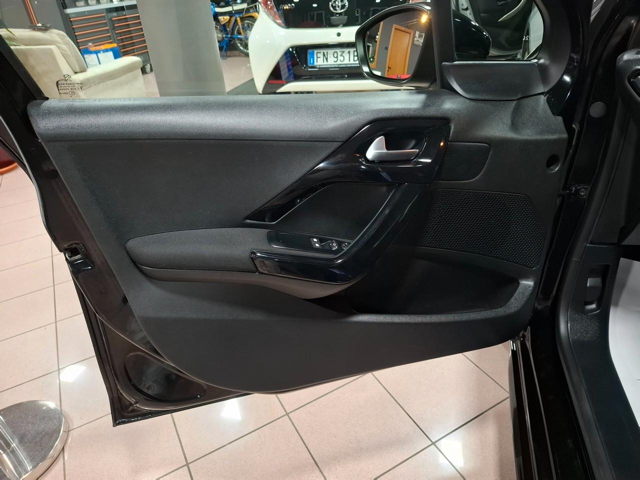 Peugeot 208 1.2 Benzina-GPL Neopatentato