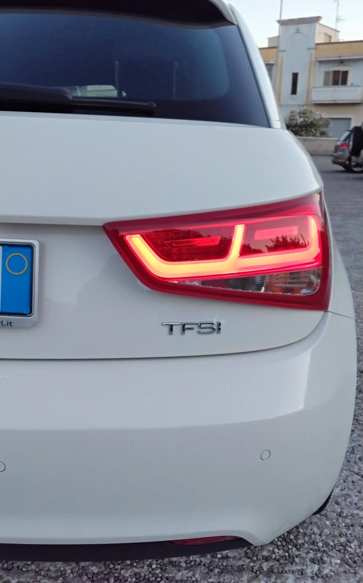 Audi A1 1.2 TFSI S line edition