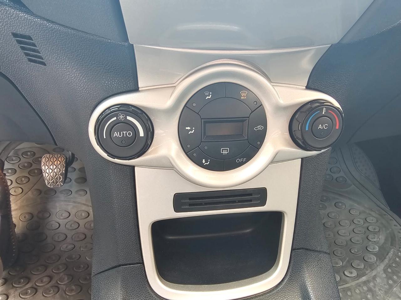 Ford Fiesta 1.4 TDCi 5p. Titanium