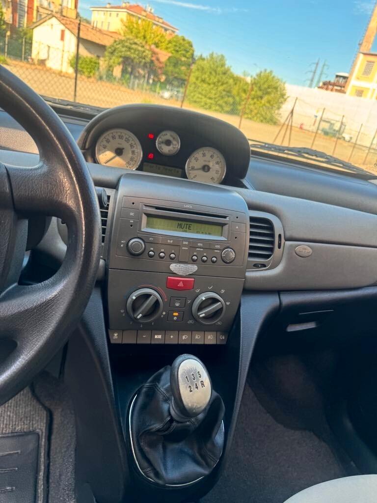 Lancia Ypsilon 1.4 16V GPL
