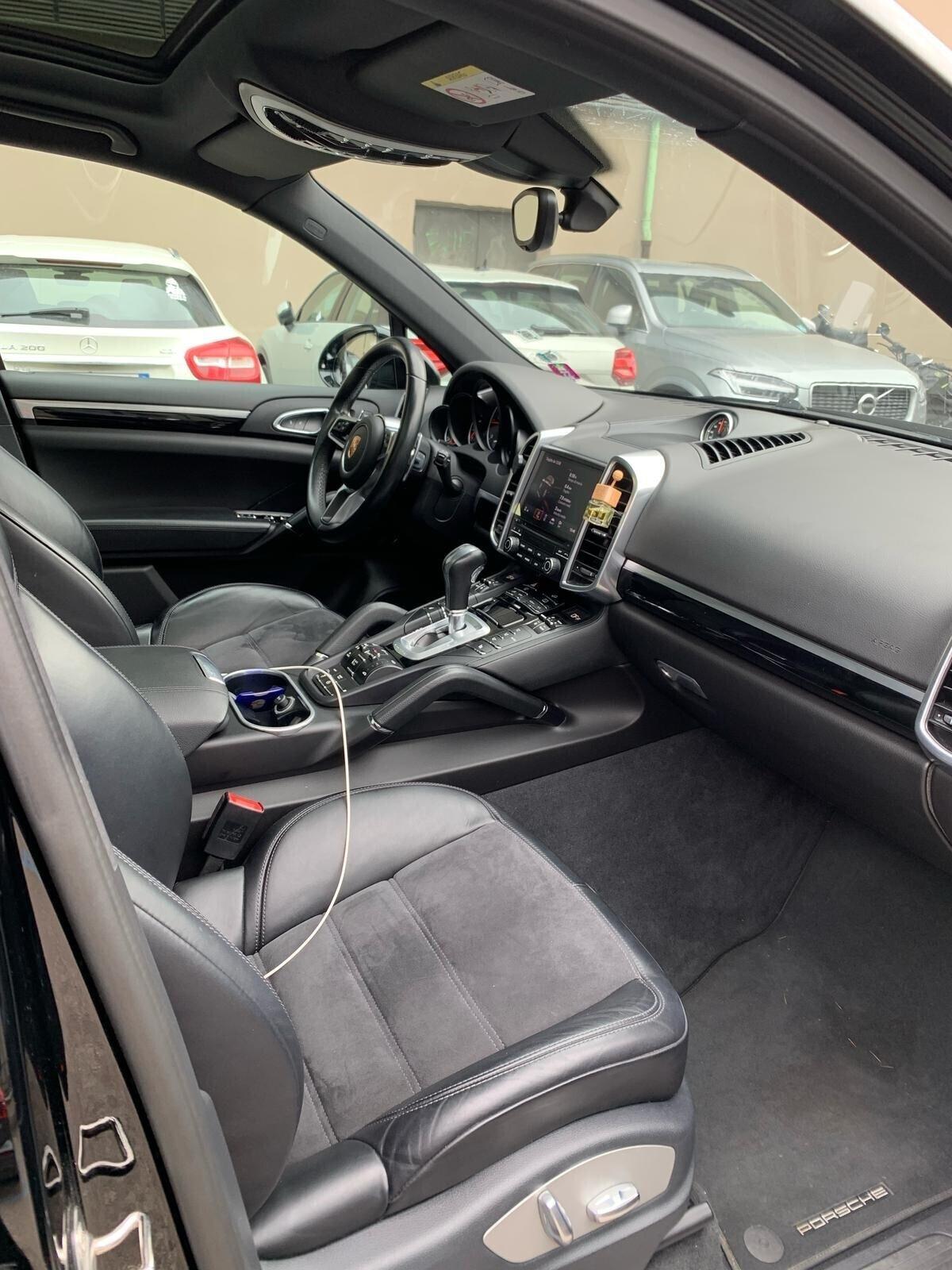 Porsche Cayenne 3.0 Diesel Platinum Edition