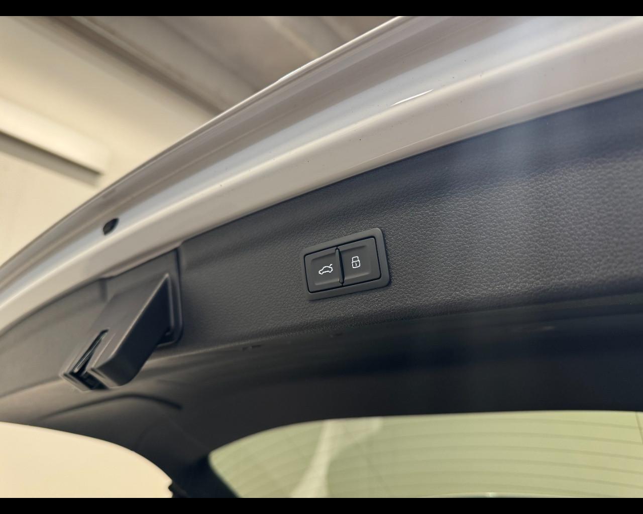 AUDI Q3 45 TFSIe PHEV S-TRONIC S LINE EDITION