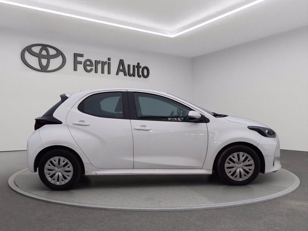TOYOTA Yaris 1.5h active del 2023