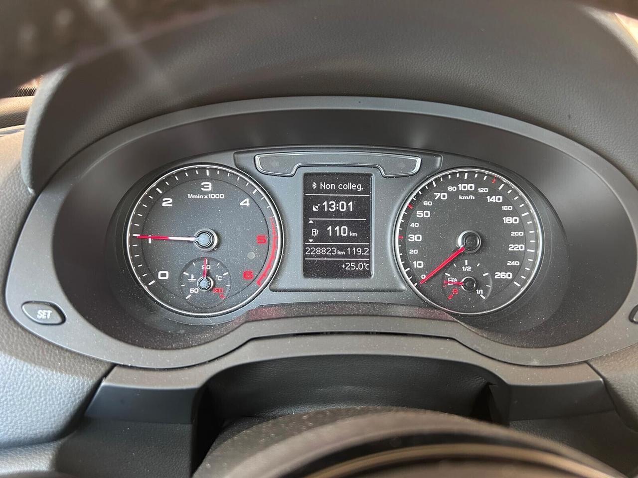 Audi Q3 2.0 TDI 120 CV S Line Edition