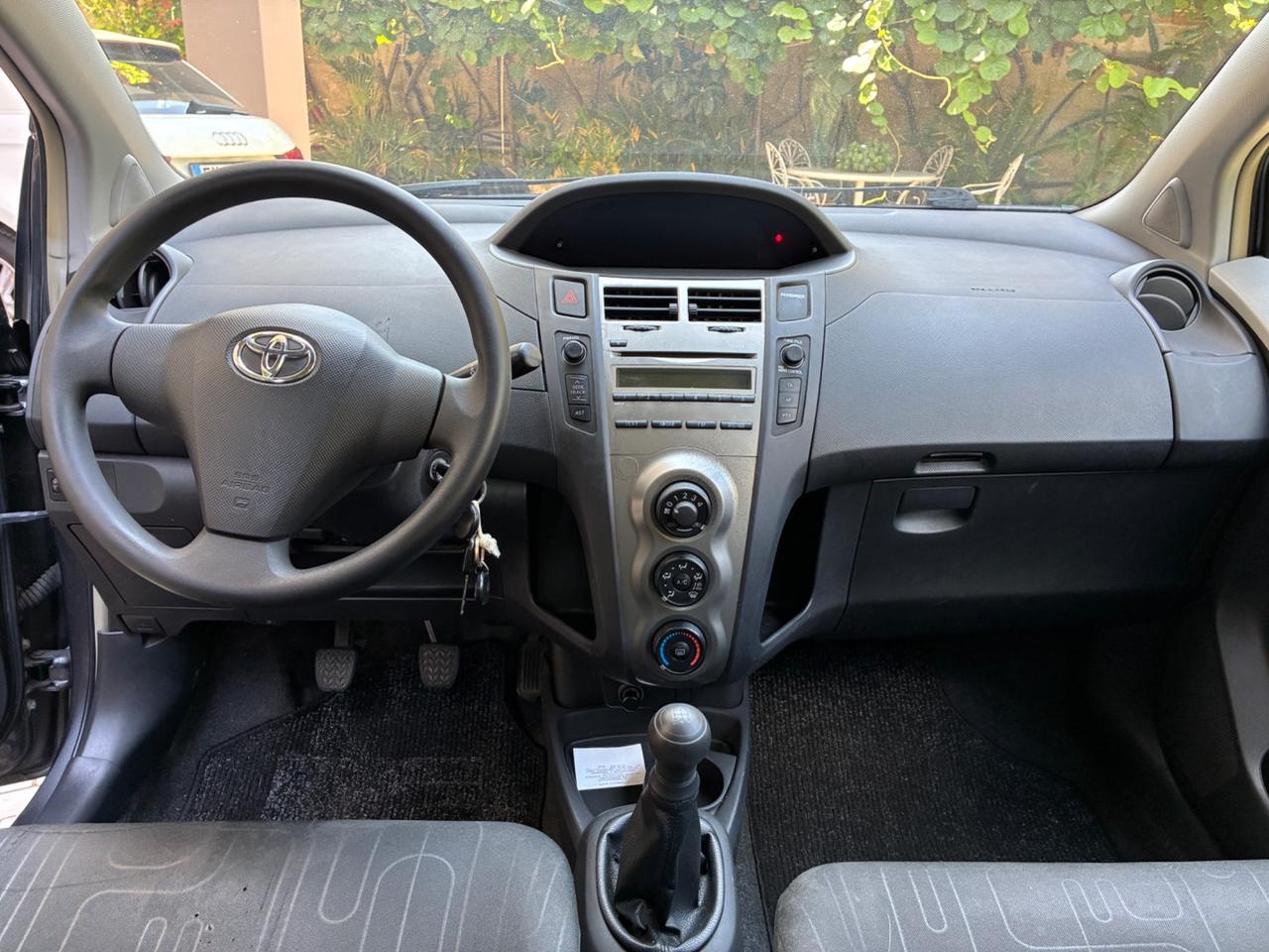 Toyota Yaris 1.0 5 porte