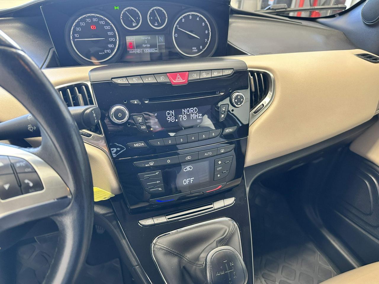 Lancia Ypsilon 0.9 t.air Platinum s&s 85cv dfn