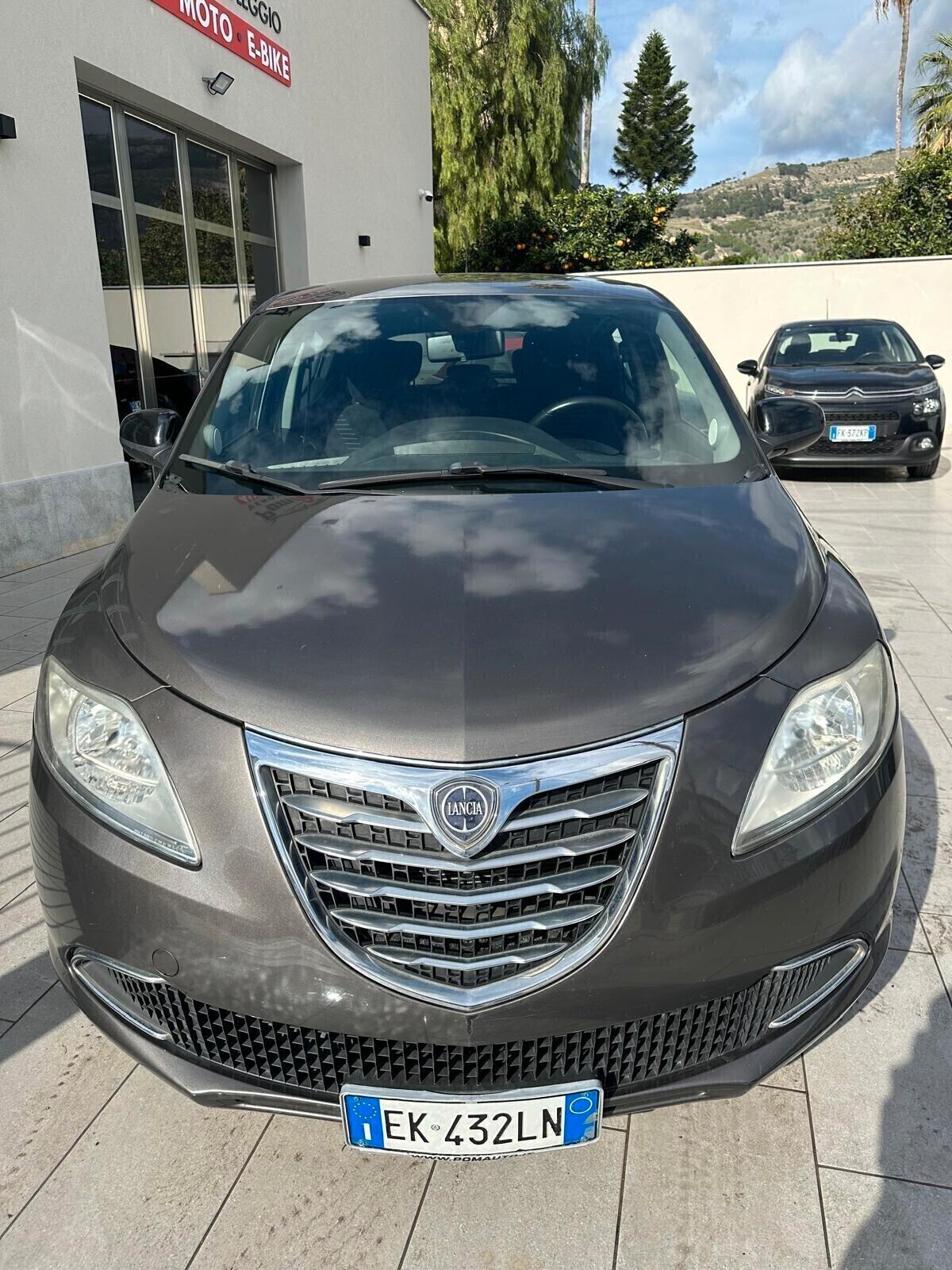Lancia Ypsilon 1.3 MJT 16V 95 CV 5 porte S&S Silver