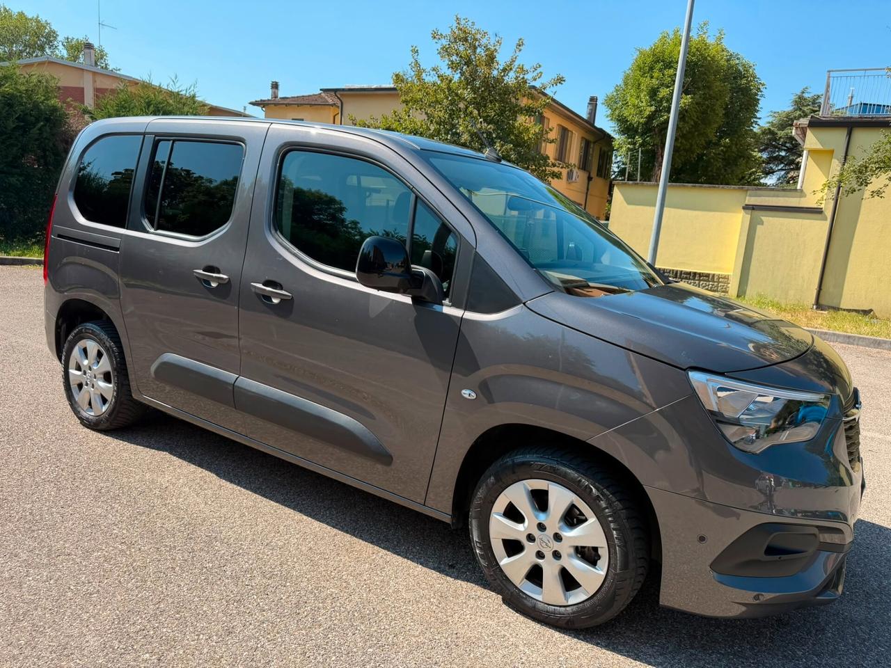 Opel Combo Life 1.5 - NEOP. - 12 MESI DI GARANZIA -
