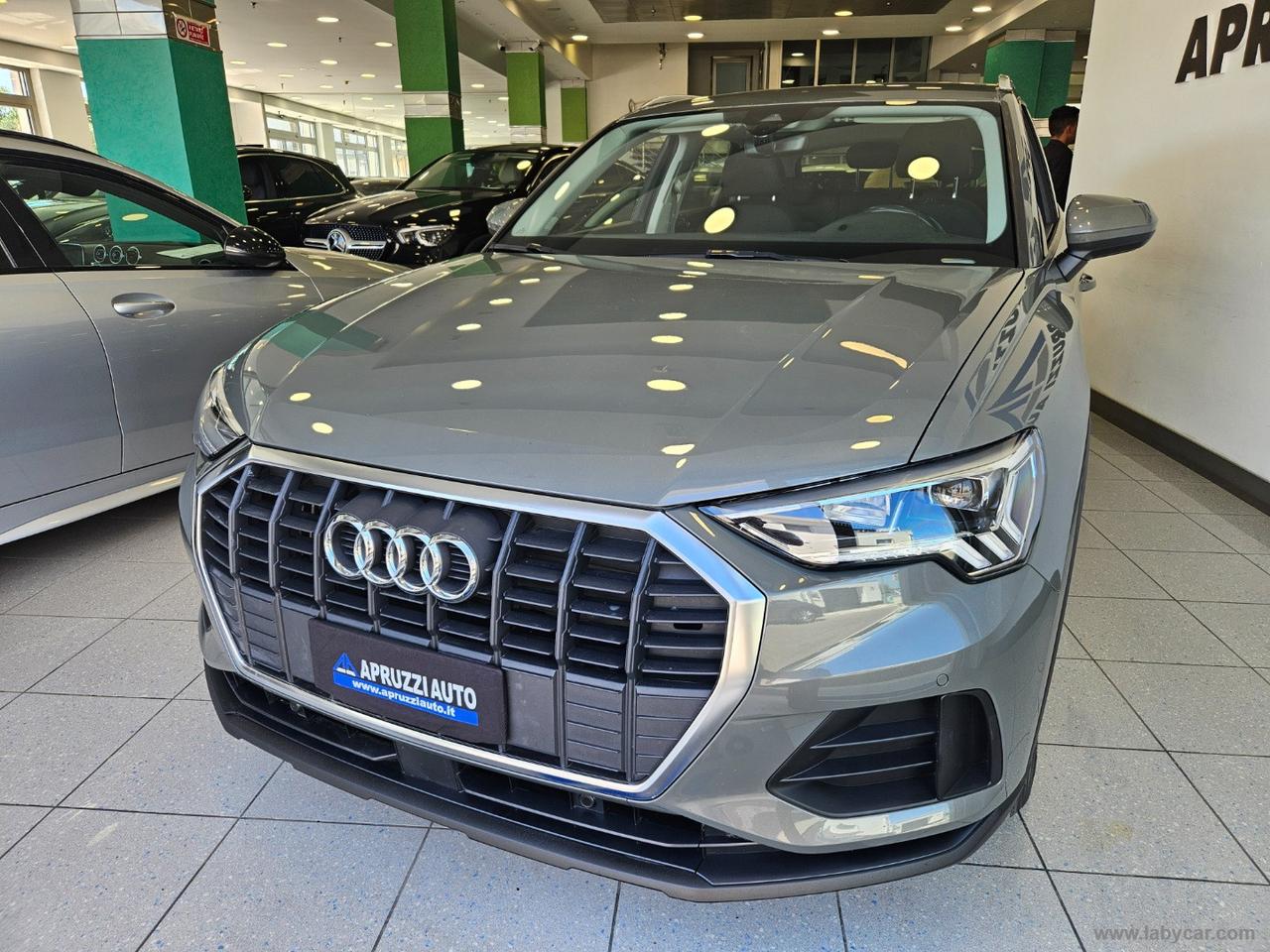 AUDI Q3 35 TDI S tronic Business Advanced