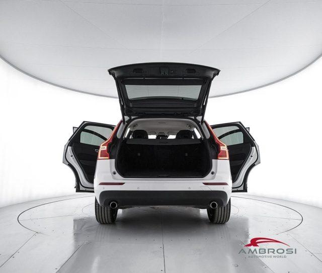 VOLVO XC60 B4 (d) AWD Geartronic Business Plus