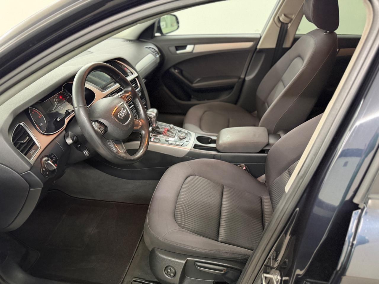Audi A4 CAMBIO AUTOMATICO (anno 2017)