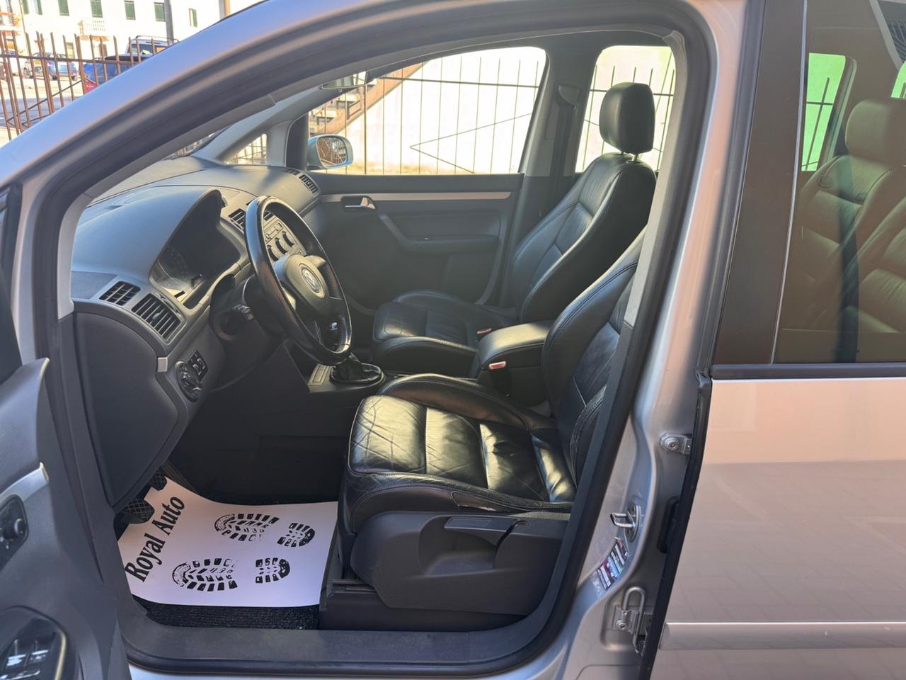 Volkswagen Touran 2.0 Tdi Ok Neopatentati