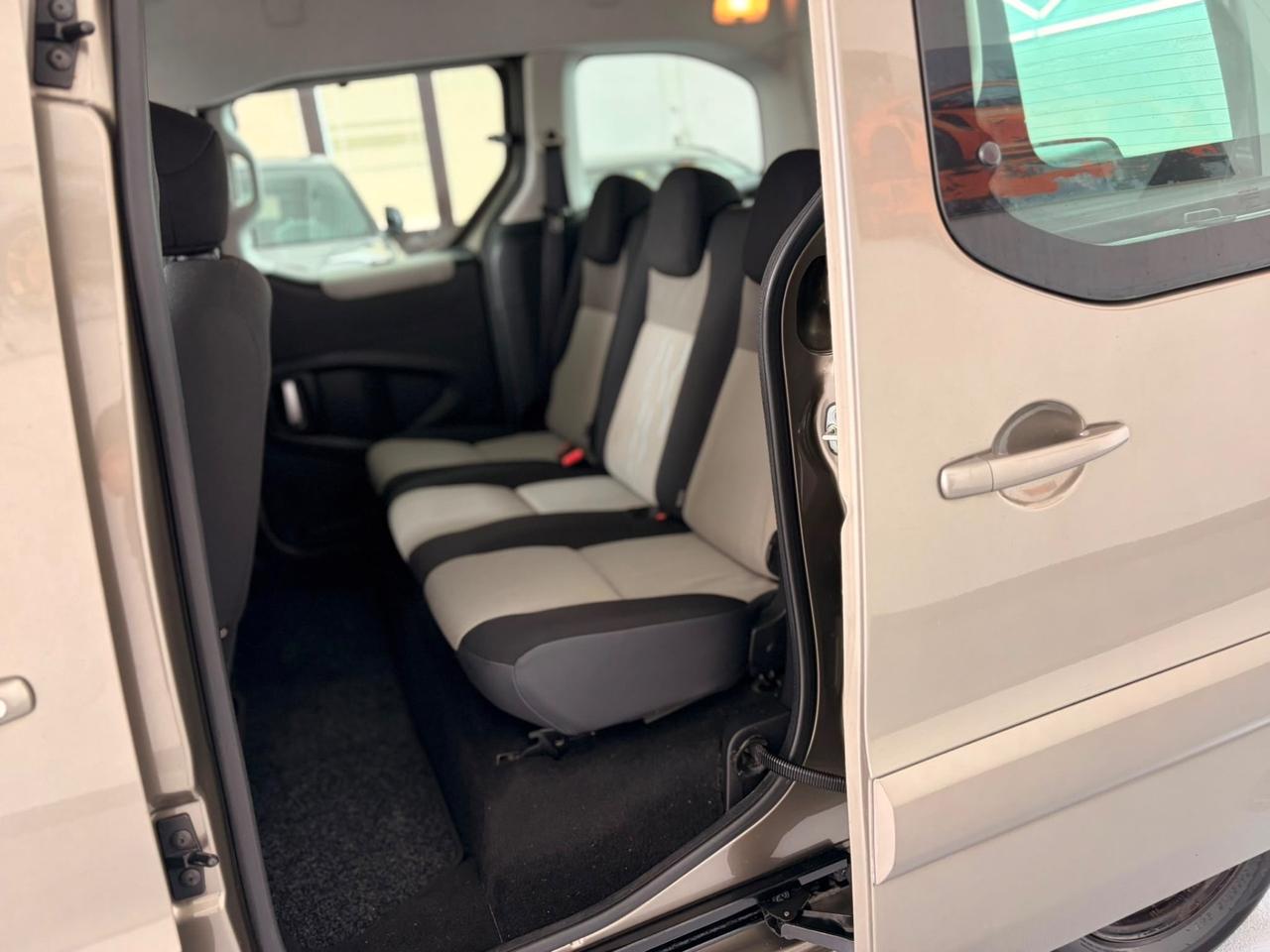 Peugeot Partner Tepee 1.6 HDi 115CV Family
