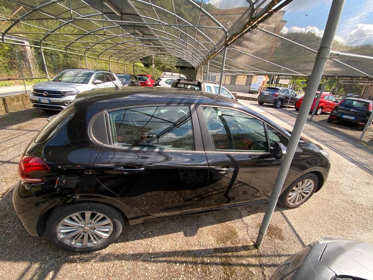 Peugeot 208 PureTech 82 5 porte Allure