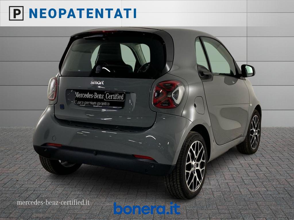 Smart fortwo 4,6kW EQ racingrey