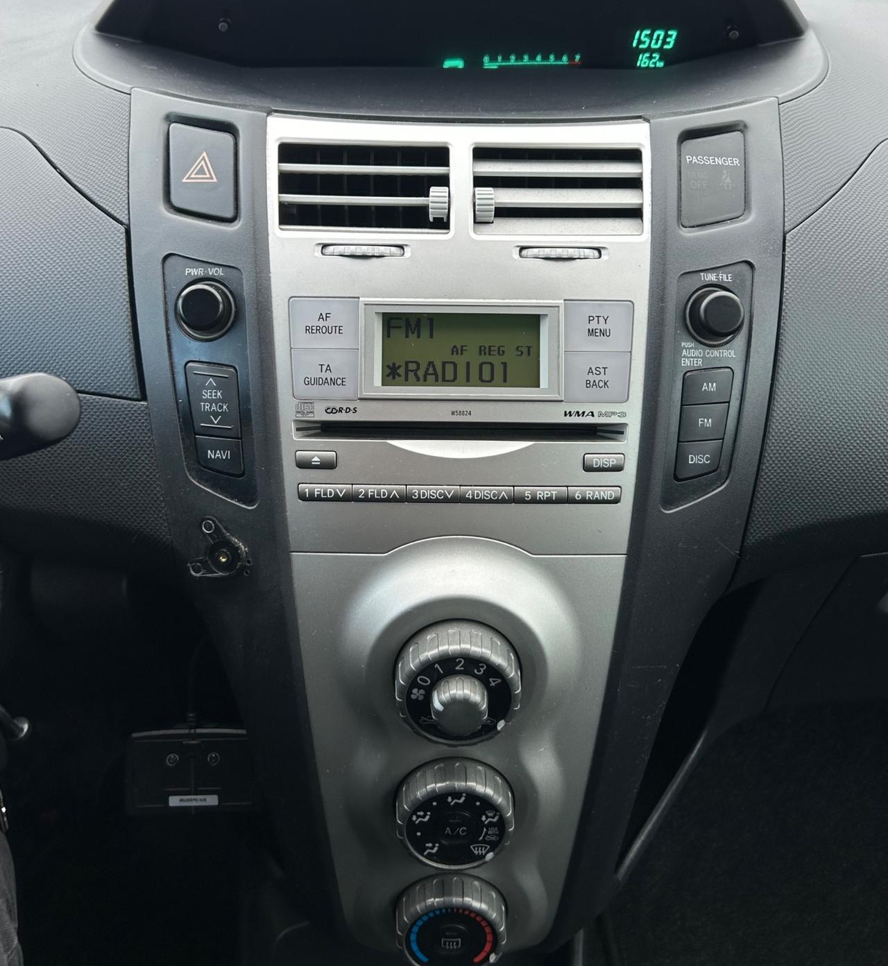 Toyota Yaris 1.0 5 porte Edizione SOL Neopatentati