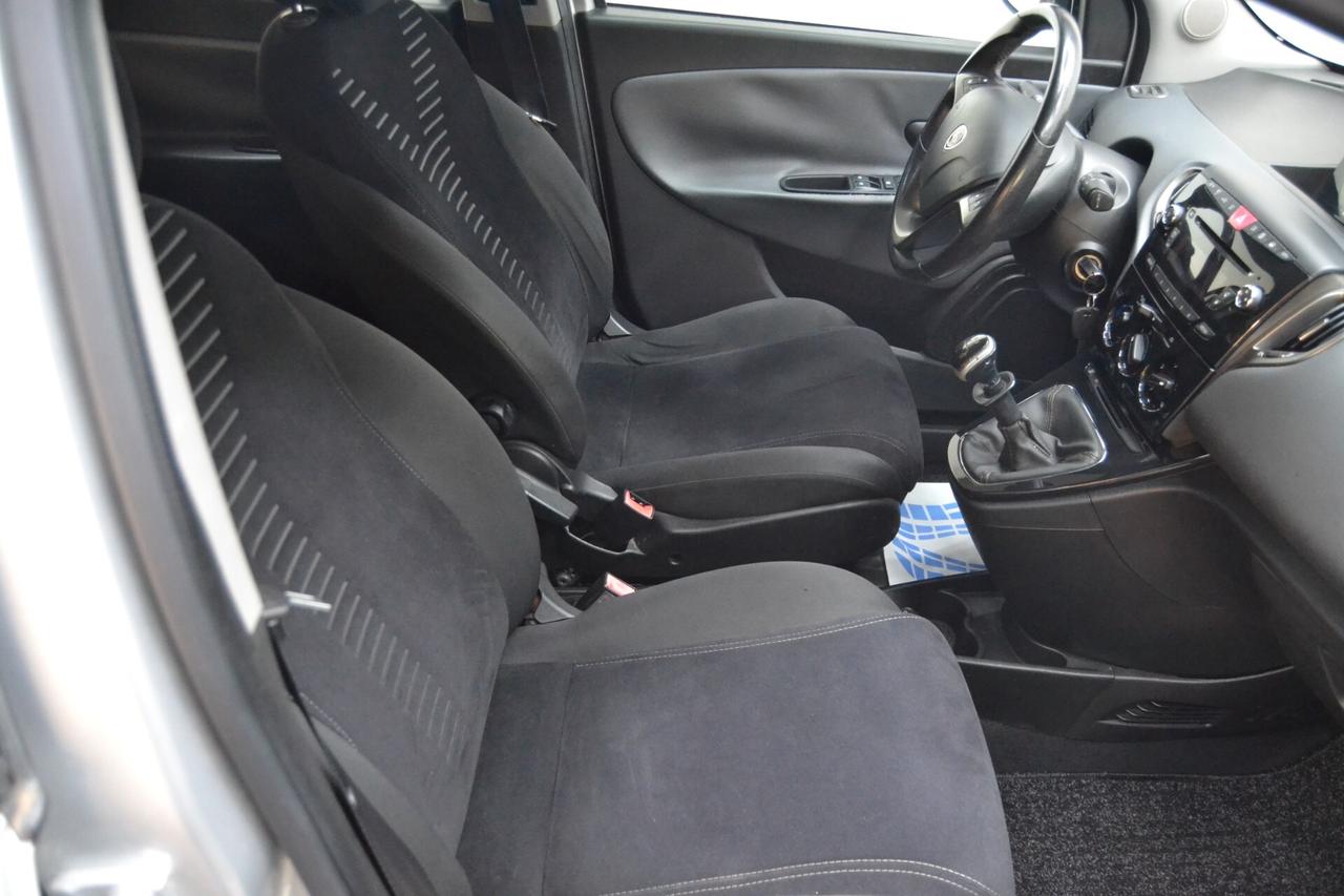 Lancia Ypsilon 0.9 TwinAir 85 CV 5 porte S&S Gold