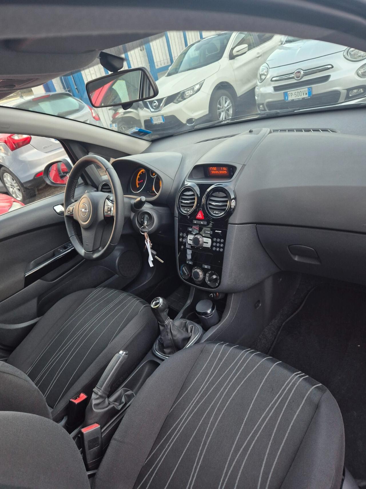 Opel Corsa 1.2 5 porte Cosmo EURO 5 2011