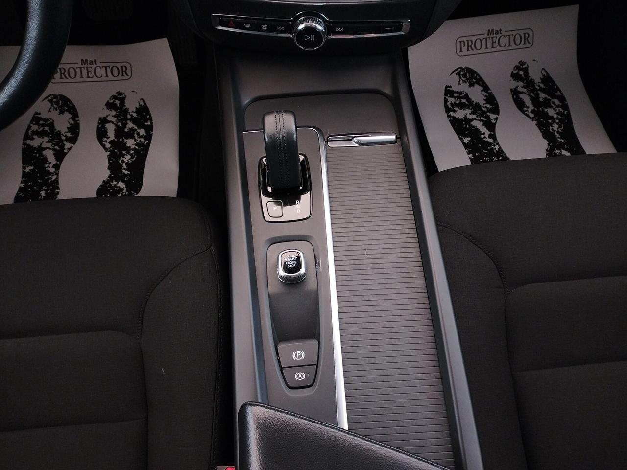 VOLVO V60 2.0 b4 Momentum Business auto - IVA ESPOSTA