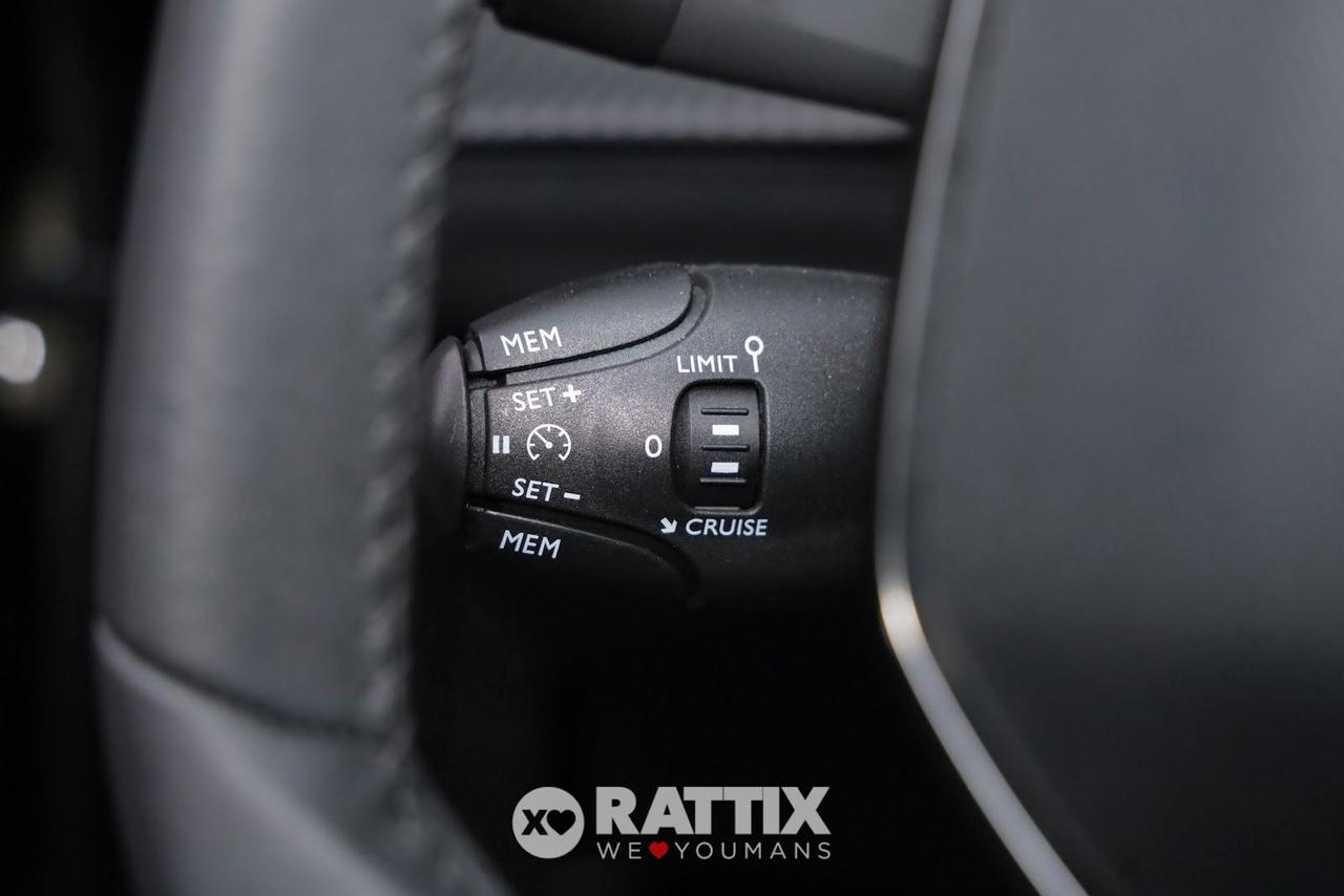 Peugeot e-2008 motore elettrico 100kW Active Pack