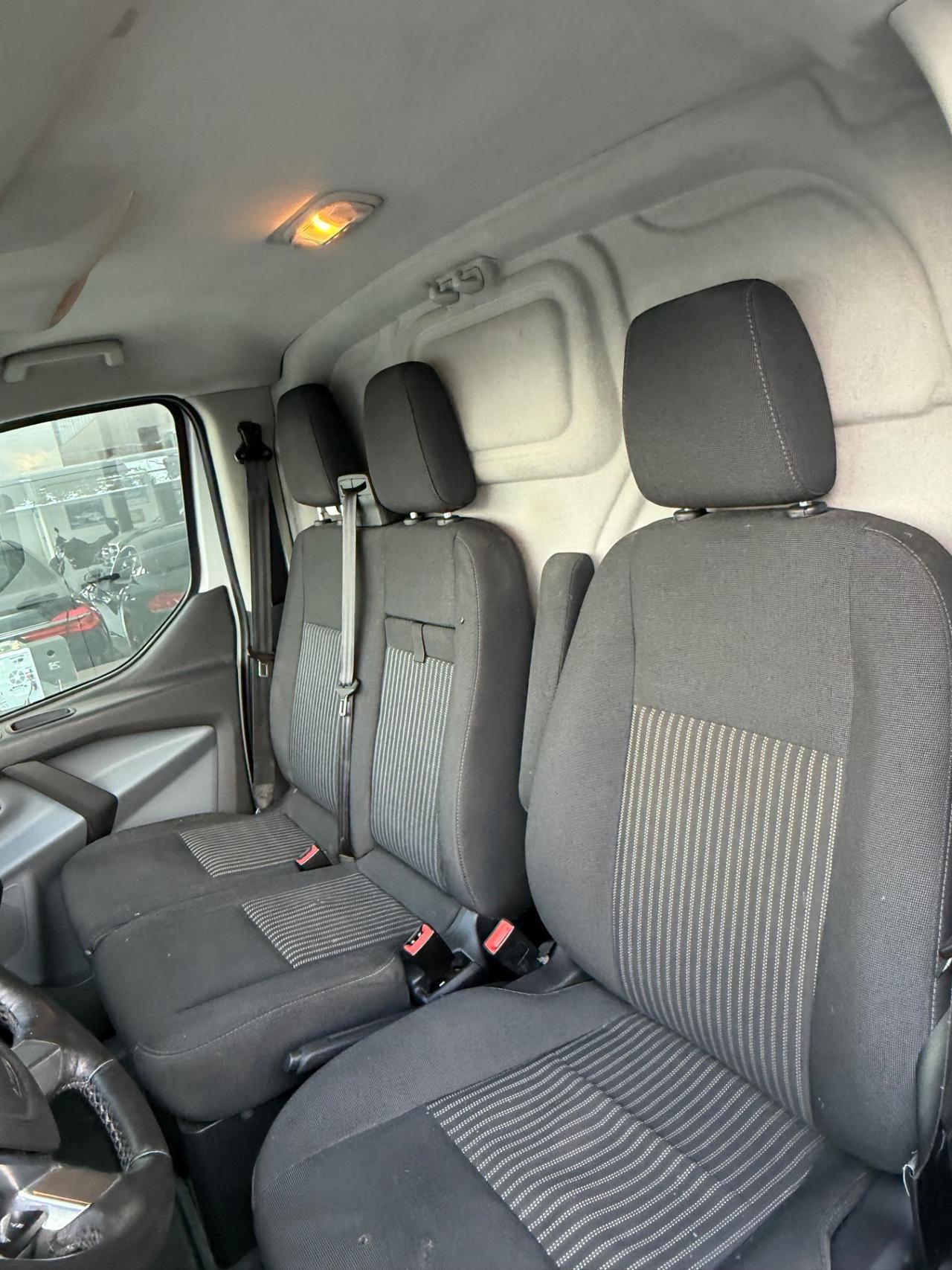 Ford Transit Custom 270 2.0 TDCi 130 PC Furgone Titanium