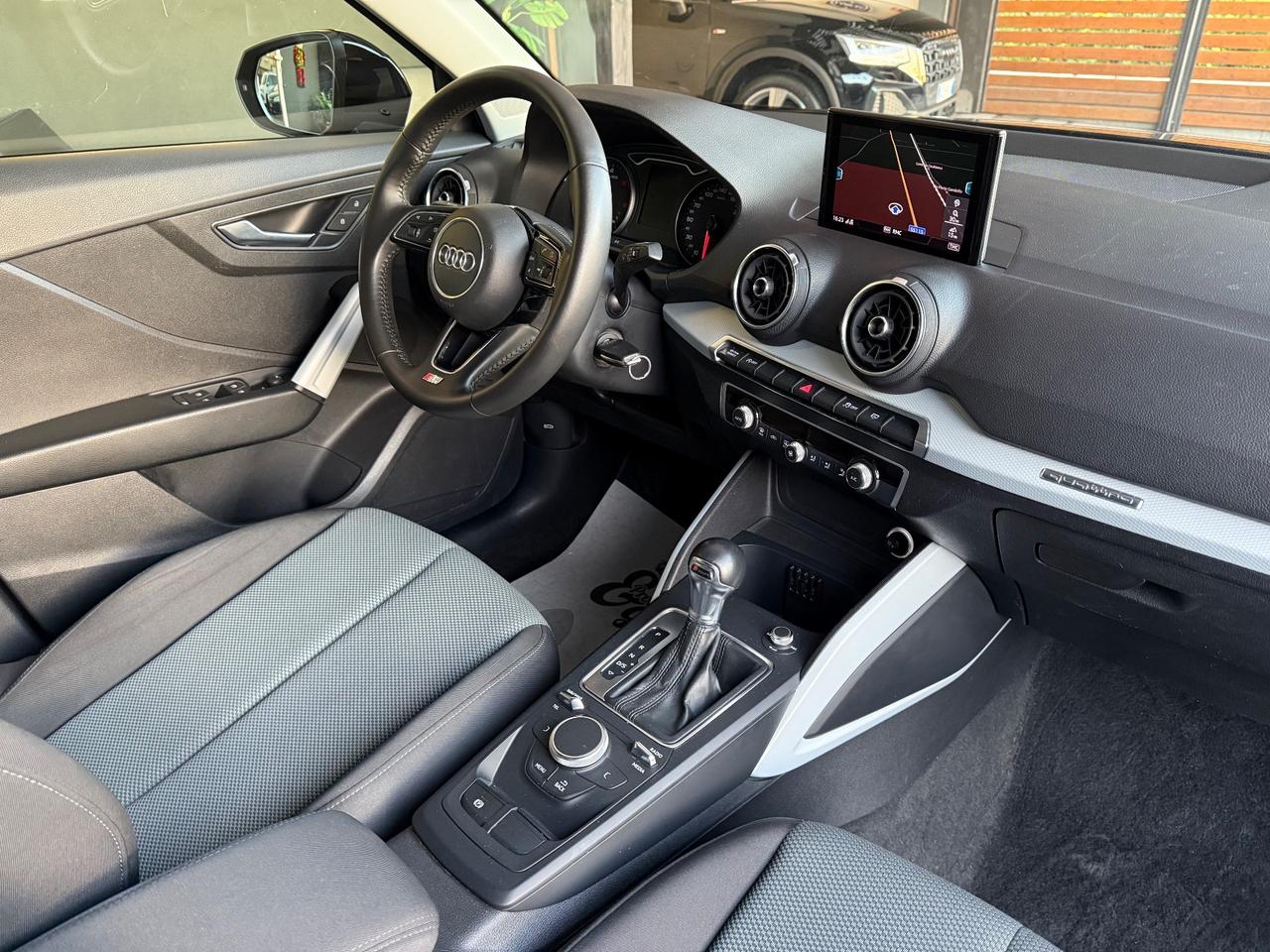 Audi Q2 35 TDI S tronic Identity Black FINANZIAMENTO INTERO IMPORTO CON MINI RATE