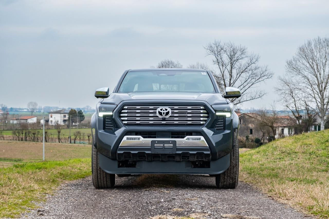 TOYOTA TACOMA LIMITED 2.4 i-Force HYBRID 4x4