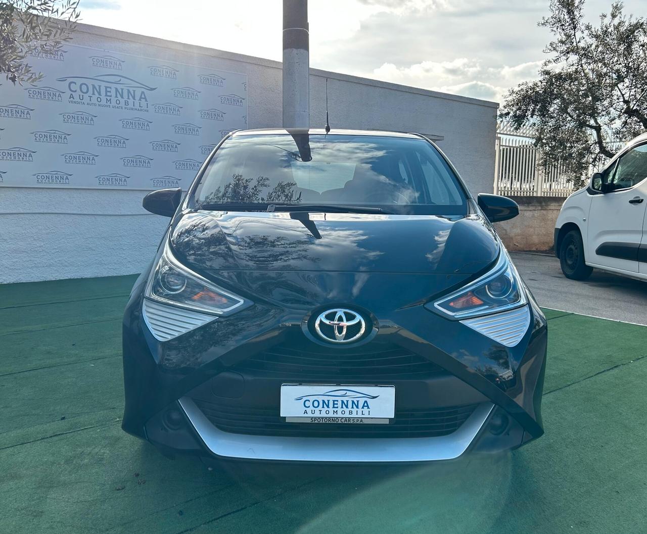 Toyota Aygo Connect 1.0 VVT-i 72 CV 5 porte x-fun