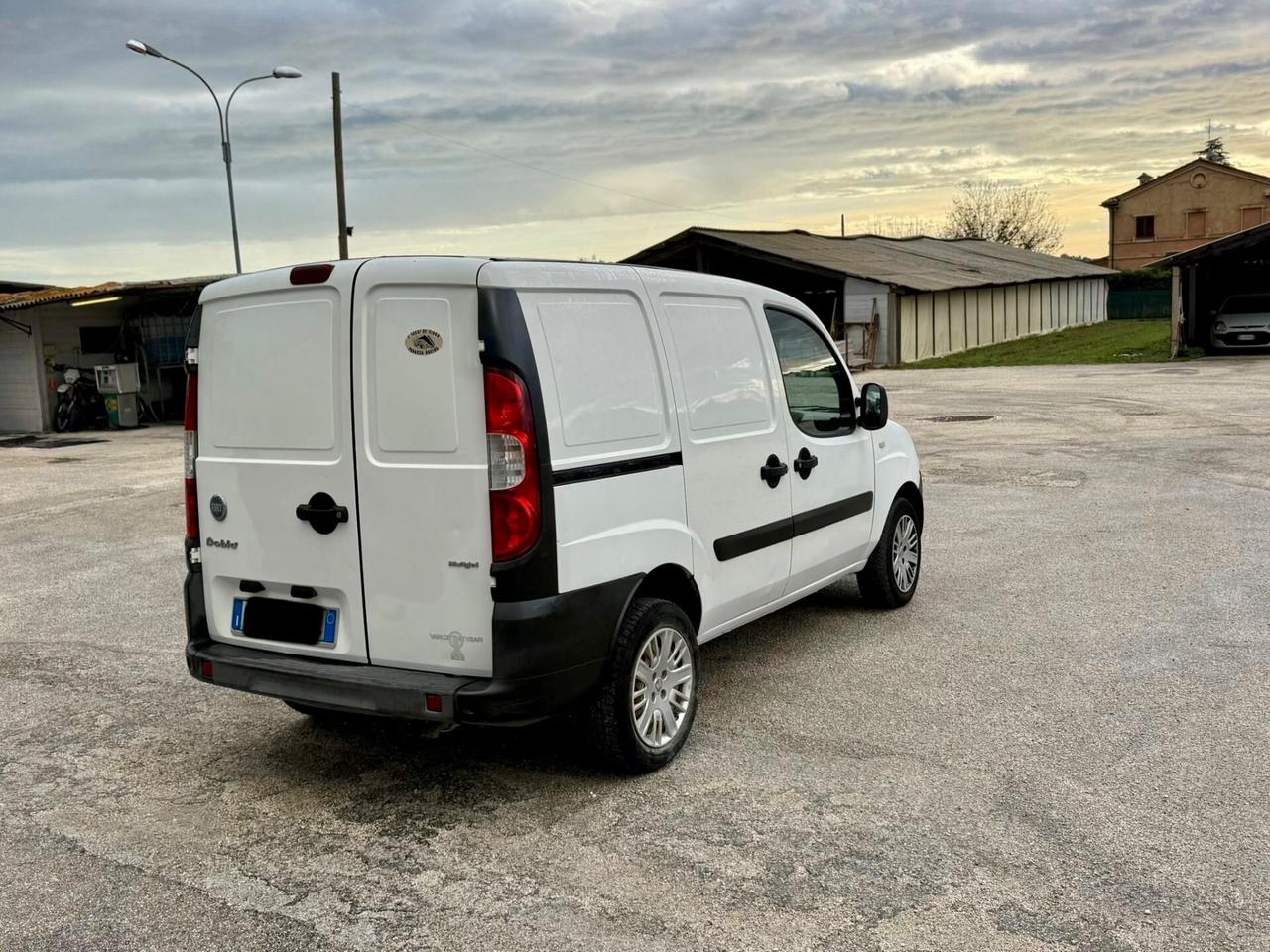 Furgone Fiat Doblò cargo 1.3 MJT neopatentati