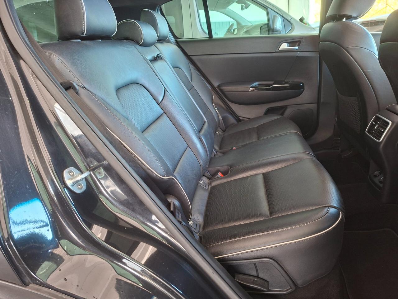 Kia Sportage AUTOMATICO / FULL OPTIONAL / GANCIO TRAINO / EURO 6B