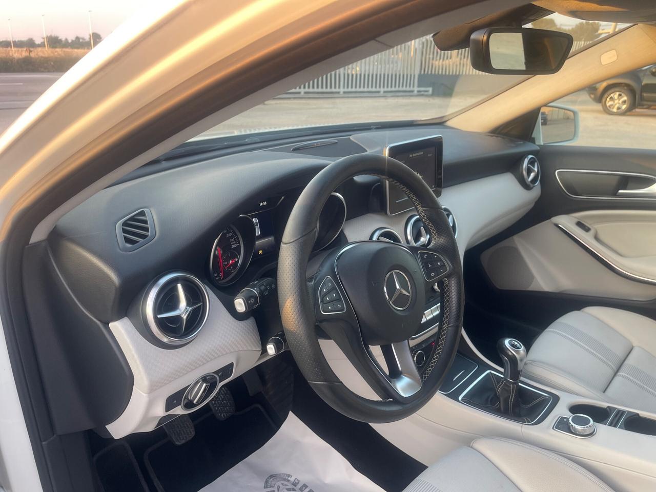 MERCEDES A 180 CDI 110CV SPORT EDITION FULL MY17