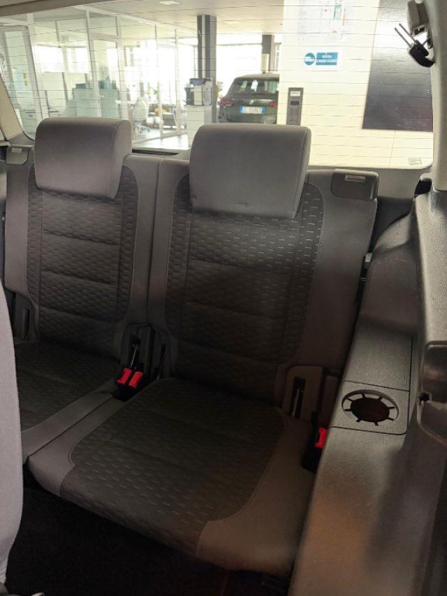 VOLKSWAGEN Touran 2.0 TDI DPF Trendline // 7 POSTI//