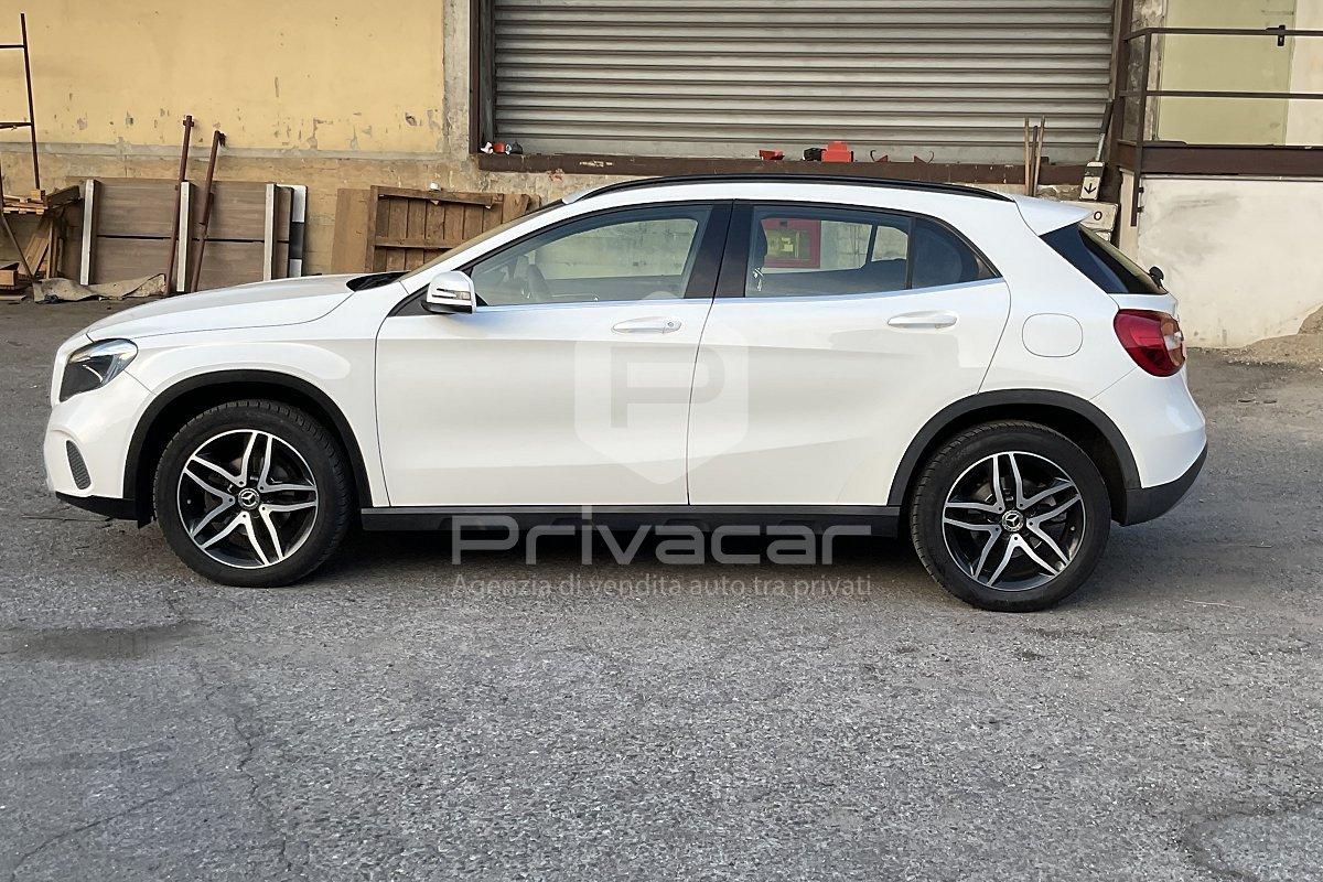 MERCEDES GLA 200 Premium