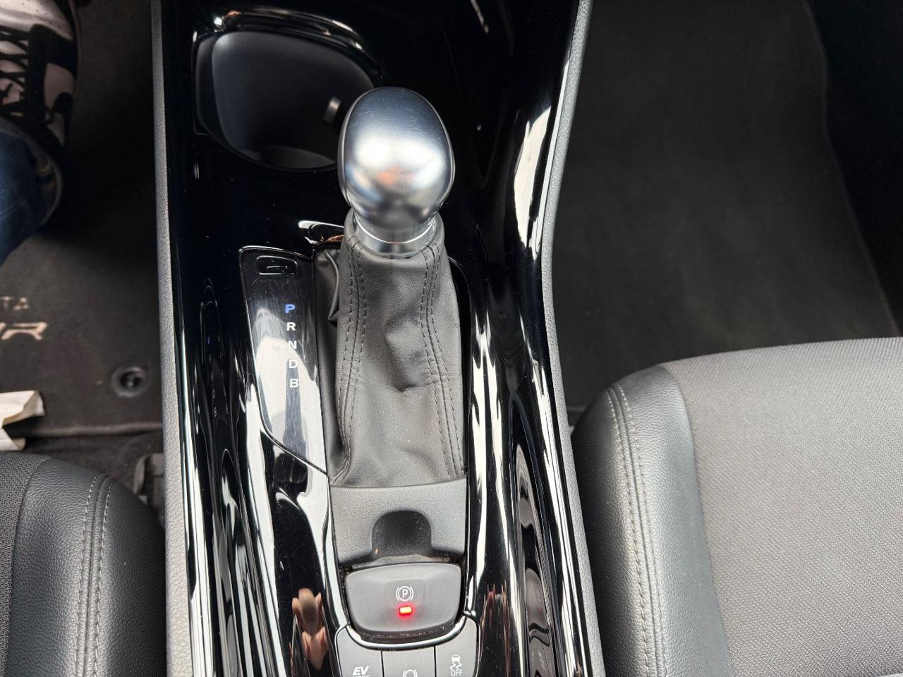 TOYOTA C-HR 1.8 Hybrid E-CVT Lounge
