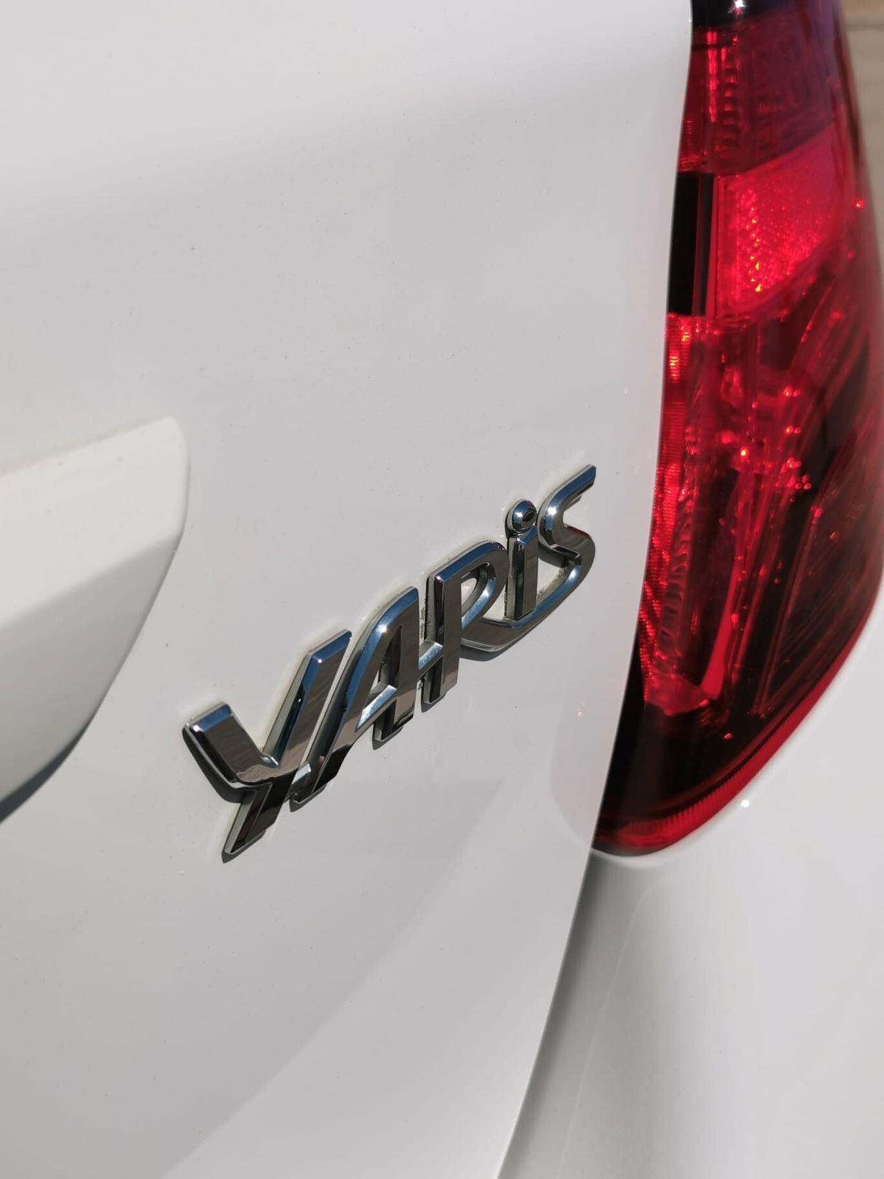 Toyota Yaris 1.4 D-4D 5 porte Lounge 2016
