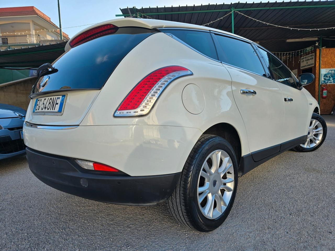 Lancia Delta 1.6 MJT 120cv full opt nuova 2011