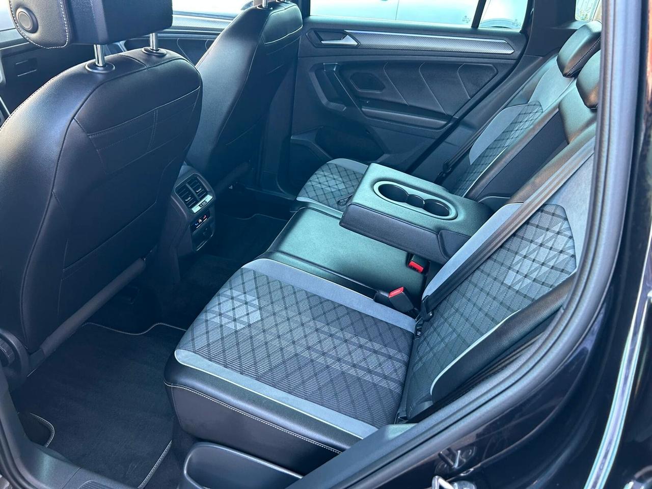Volkswagen Tiguan 2.0 TDI 150 CV SCR DSG R-Line