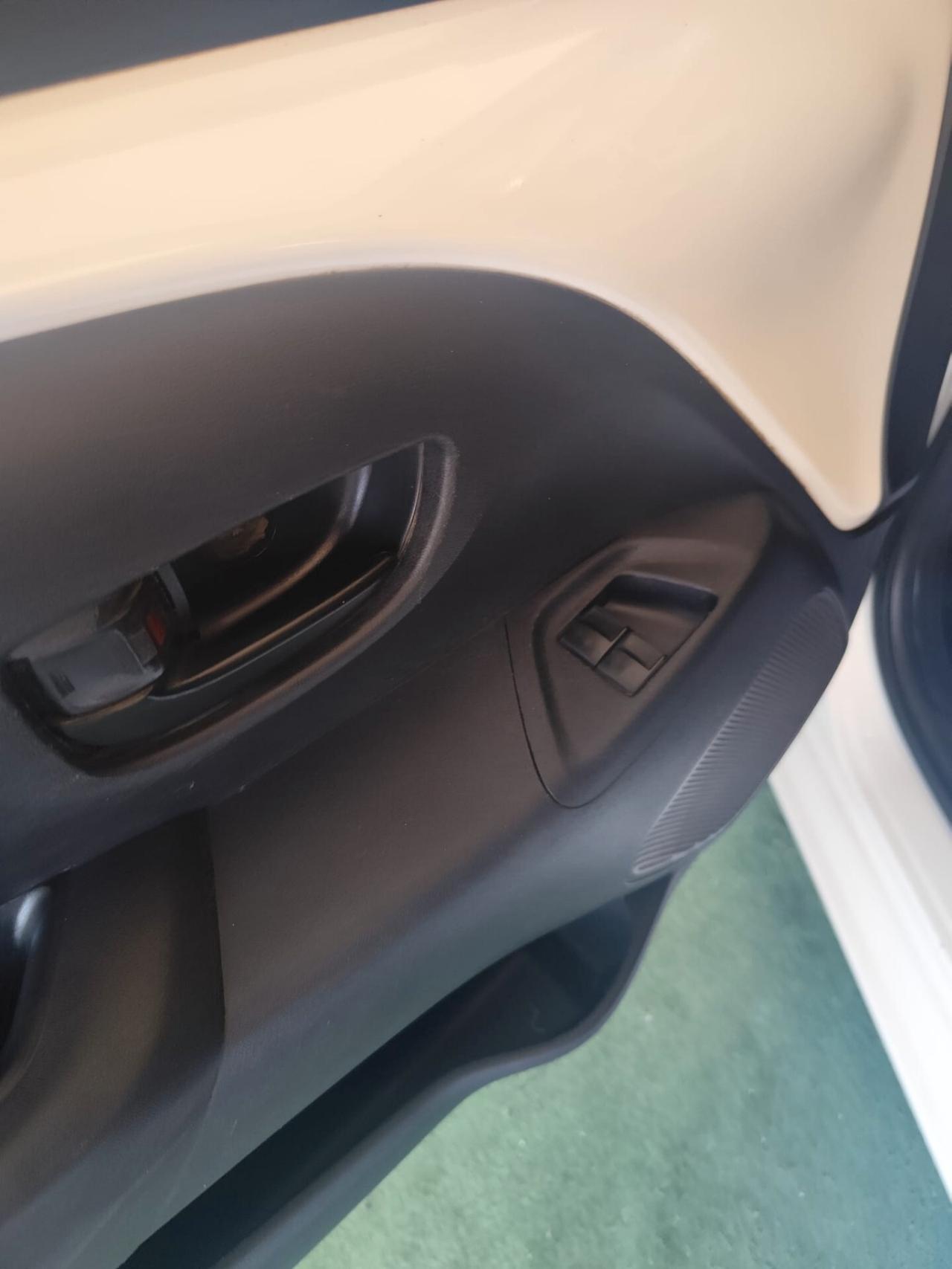 Peugeot 108 1,0 VTi 68 ETG 5 porte Allure